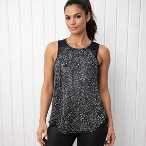 Lululemon Athletica Black and White Patterned Athletic top Size 6